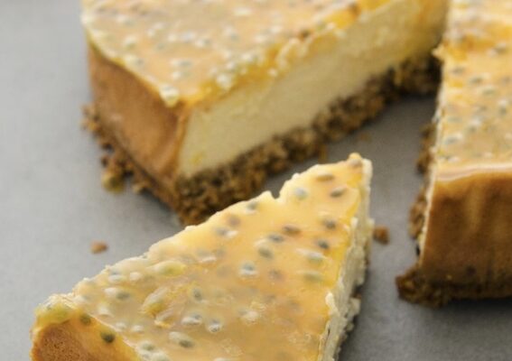 Recept: Baked cheesecake met passievrucht topping